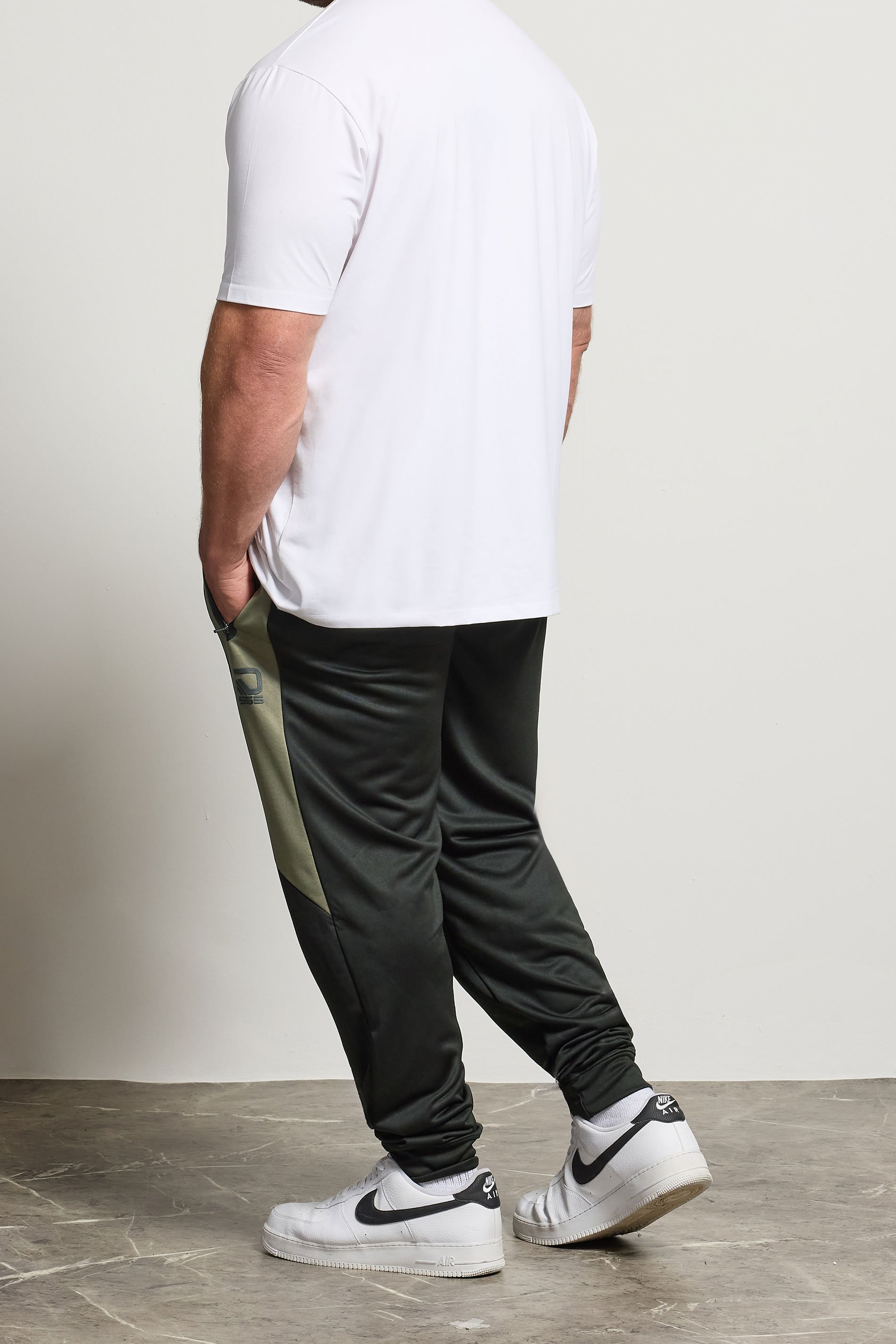 D555 Big & Tall Black Dry Wear Panel Joggers | BadRhino 3